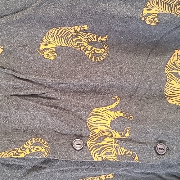 American Rag Tiger print button up - Picture 3 of 4